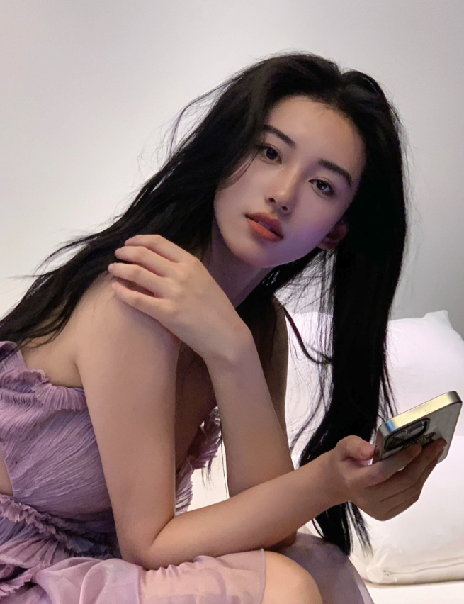 來自過去的浪漫!網路瘋傳「復古黑白老照片」韻味十足 真實身分曝光「優雅仙氣模樣」美翻