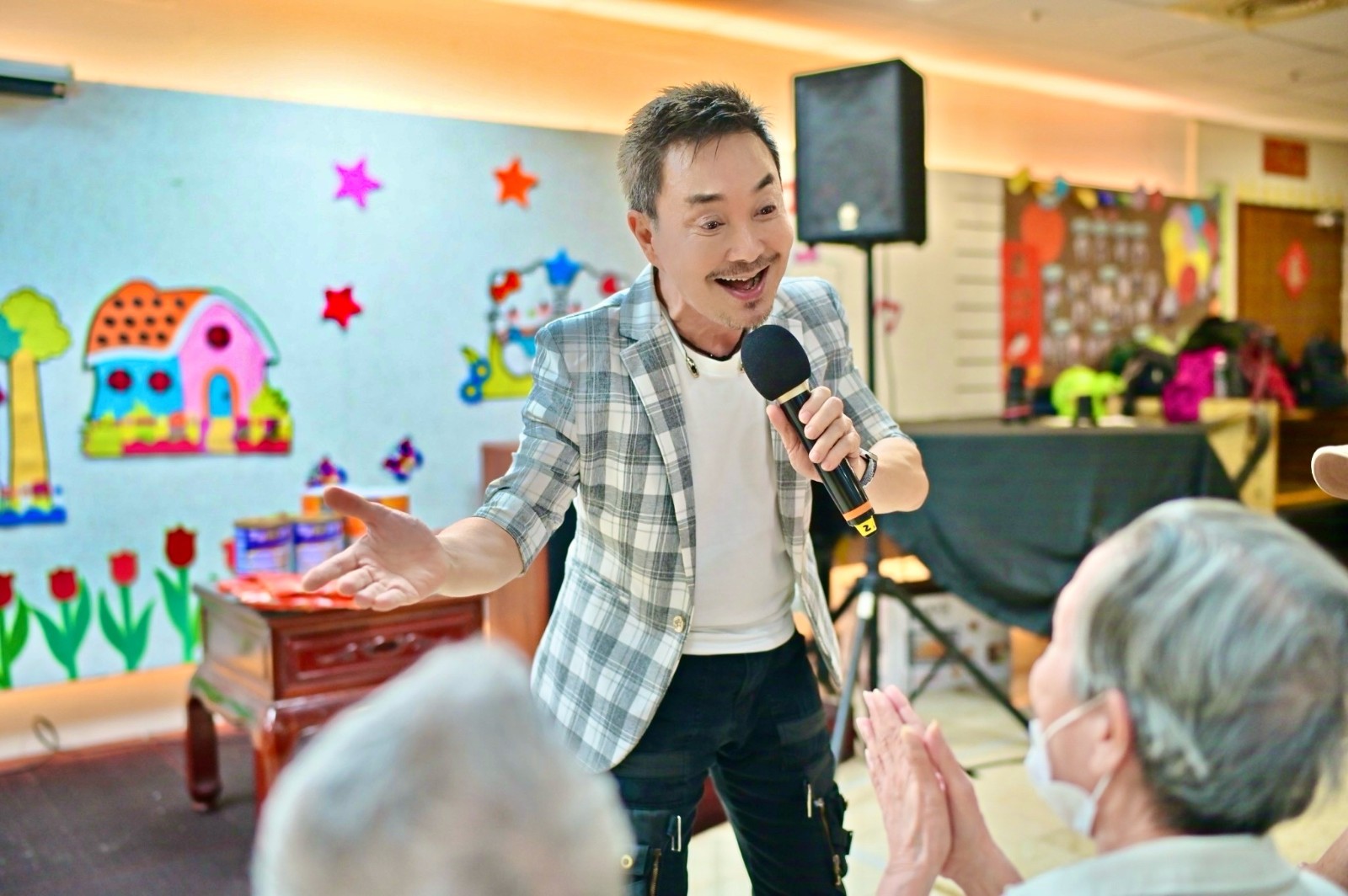 狂燒老本!73歲楊懷民「每月砸90萬治療」 淚認「快要撐不住」:要比我先走