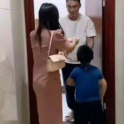 善良遇到感恩！男子救下落水男童「媽媽帶4.5萬登門致謝」他爽快收下　下秒「做出一意外舉動」全網爆紅