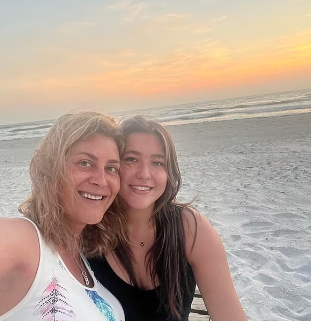 3天前還在報新聞！42歲資深女主播「驚傳輕生身亡」　同事淚崩：「她已是一姐的地位」