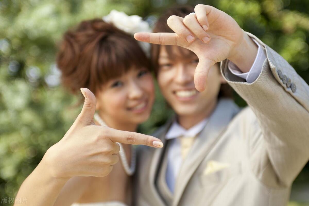 新婚丈夫每晚都要「洗澡5次」，當妻子了解真相後：整個人都呆住了