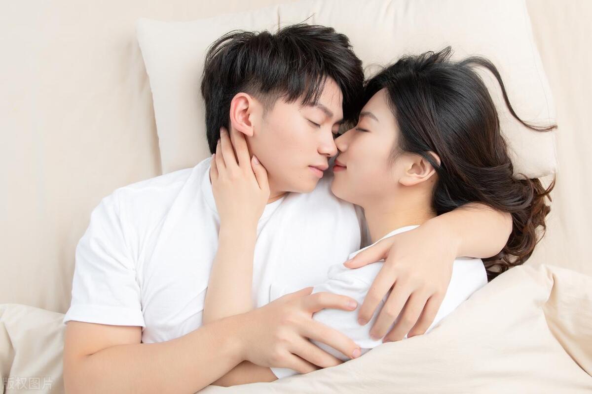 新婚丈夫每晚都要「洗澡5次」，當妻子了解真相後：整個人都呆住了
