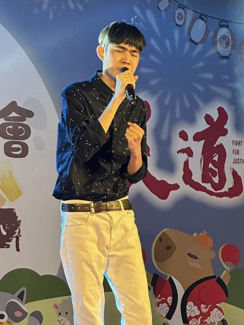 知名歌手驚傳過世！告別式「小壁虎逗留不走」母心碎：跟我告別...