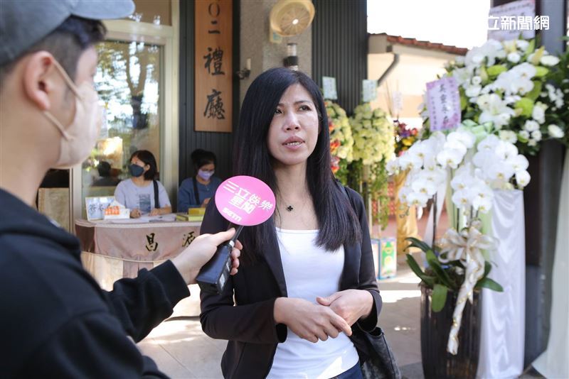 知名歌手驚傳過世！告別式「小壁虎逗留不走」母心碎：跟我告別...