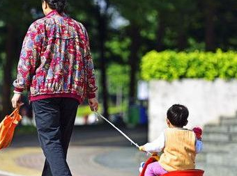 老公是家裡獨子 ！生了女兒婆婆把我趕回娘家　孩子滿月「婆婆得知她名字」拿50萬接我回家 