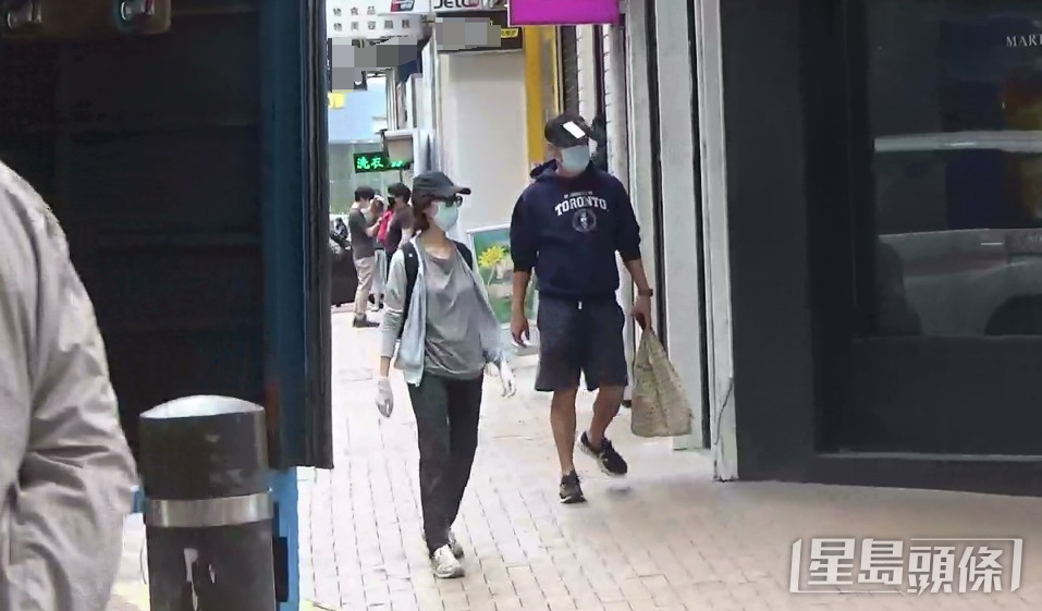 大咖影帝「現身菜市場被捕獲」全程零偽裝　拎布包「路邊仔細挑地瓜」網笑喊：普通市民