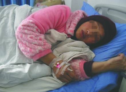 女兒不顧阻攔遠嫁！聽說她「生了二胎」我趕去看望　打開門後「看見屋內場景」我轉頭報警