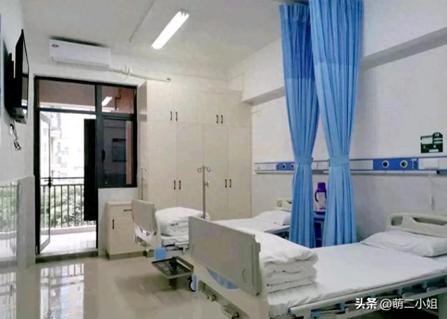 去醫院探病！隔壁床阿姨「孤零零一個人」我把便當給她　她塞給我100塊「求我做一件特尷尬的事」