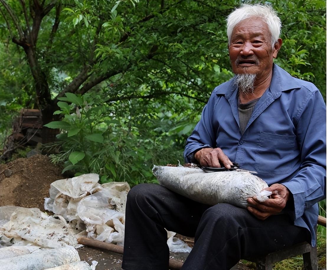 一個人活不過75歲，大多從50歲開始，會遇到「這3件怪事」