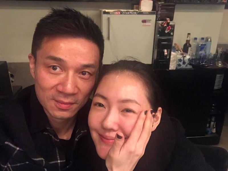 才被爆撩妹！許雅鈞曾「現身極樂招待所」女主角曝光　小S變臉「當面質問她」：笑不出來