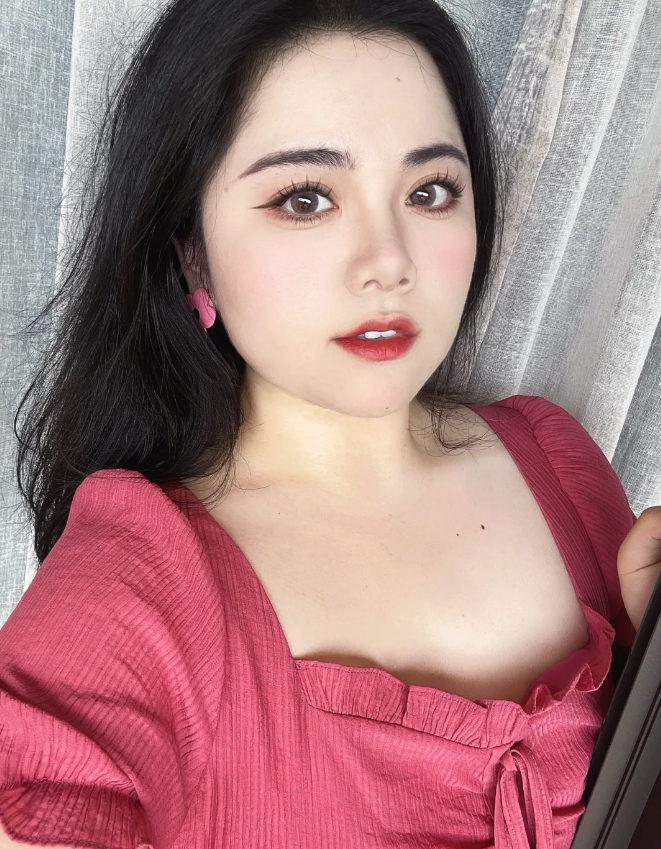 爸爸撞臉港星！女孩曬出「爸媽當年結婚照」老爸顏值引熱議　兩人「現在模樣曝光」顏值大反轉