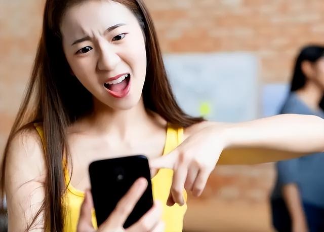 大學同學聚會！班長開口「賺了些錢請大家」：買單付了6萬5　他走後「剩下的人竟吵起來了」