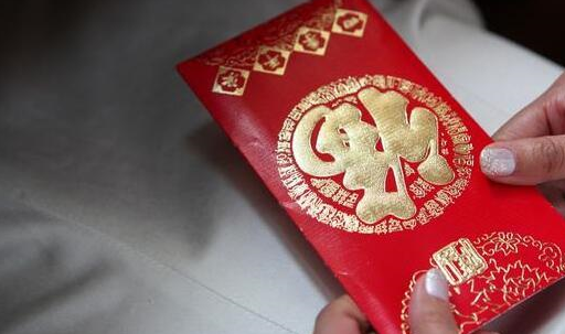 前夫逝世我改嫁了！婚禮當天「前婆婆送來一份禮物」　我打開一看「立刻泣不成聲」：何德何能