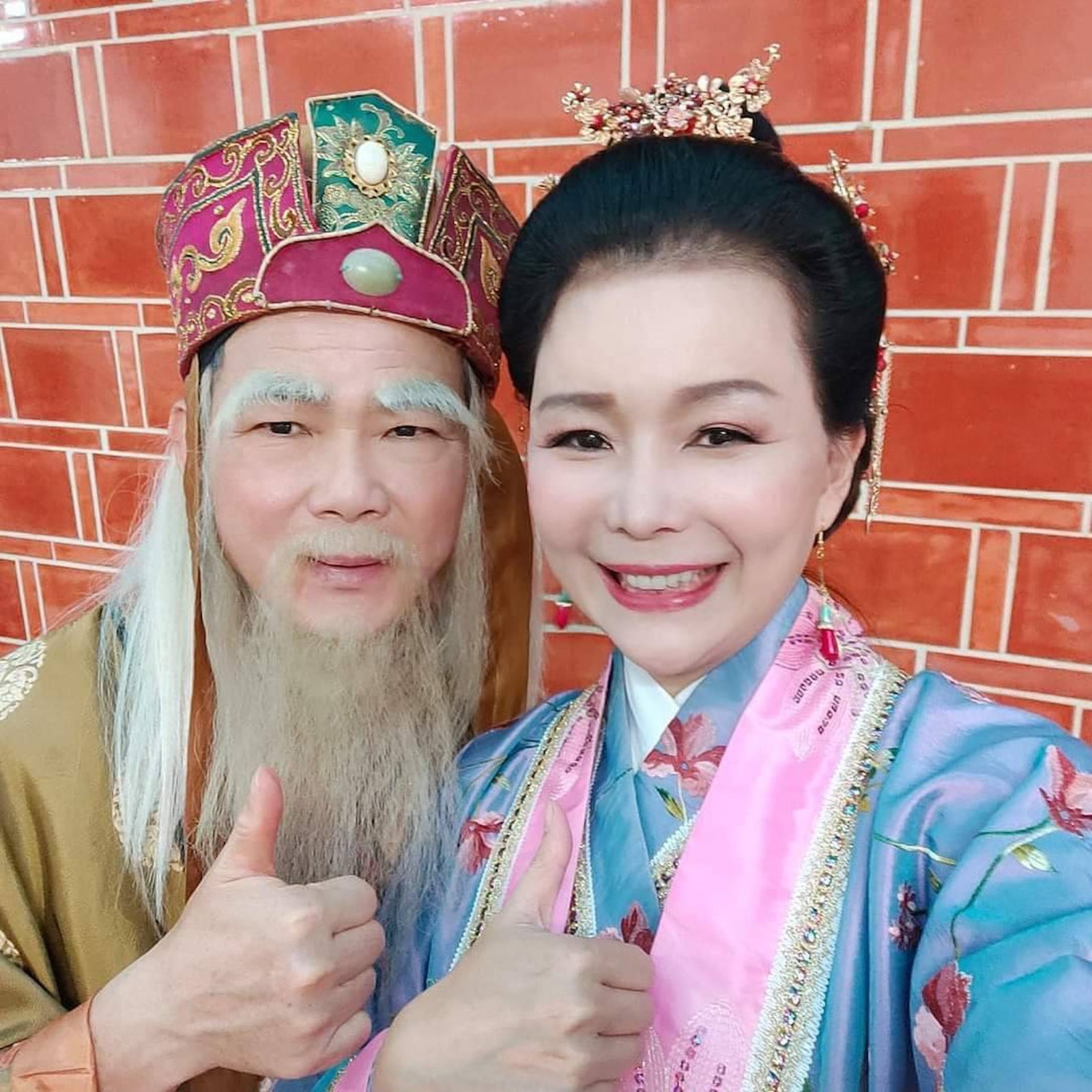 演三級片爆紅！《戲說》女星「從良嫁人又離」成單親媽　爆料房事不合「晚上是鄰居」