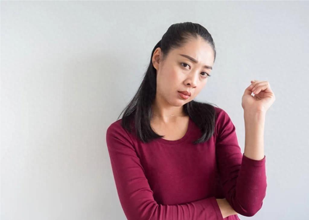 每月有7萬退休金！我和老伴「為了孫子成月光族」　偷聽「兒媳打電話後」才幡然悔悟