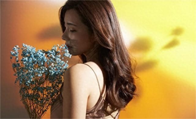 每月有7萬退休金！我和老伴「為了孫子成月光族」　偷聽「兒媳打電話後」才幡然悔悟