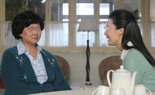 今年去婆家過年！年夜飯吃餃子「我吃到錢」，婆婆說了一句話：我當場摔筷子提離婚