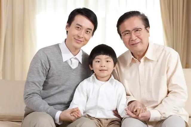 前妻出軌逃國外！我為前岳母養老5年「晚上突然離世」　「前妻突找上門」一看遺囑哭了