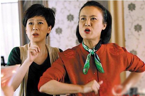 女兒空手來拜年！狂酸「大嫂是外人」還提走媳婦送的禮品　媳婦大方相送「下秒我的一舉動」讓女兒臉色白了