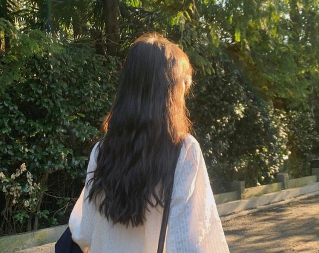 我是獨生女！爸媽「準備好房子和車」要給我當嫁妝　第一次去男友家吃飯「因為一盤鹽水蝦」我提了分手