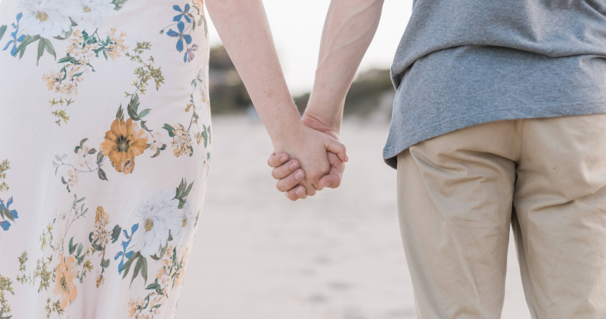 男友離過婚！前妻糾纏不清「他無奈搬去同住」　求她再等等「網友一語戳破真相」