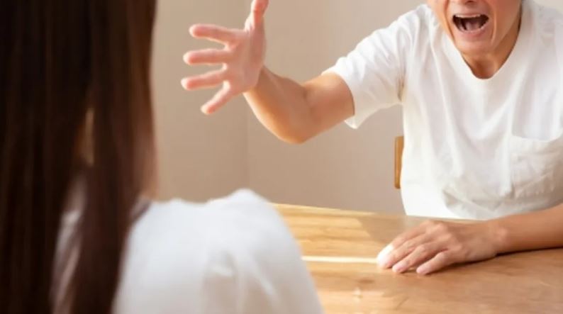 棄12萬月薪！50多歲老公「想退休去遊山玩水」　主婦妻怨「不知人間疾苦」網酸爆