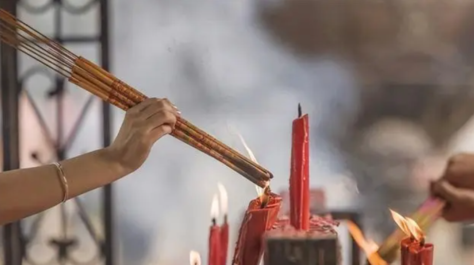 俗語：「燒的香多，惹的鬼多」並非迷信！古人一語道出「人性醜惡」