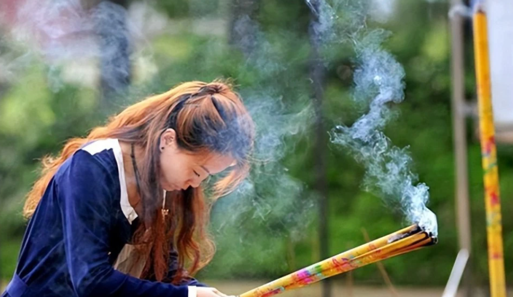 俗語：「燒的香多，惹的鬼多」並非迷信！古人一語道出「人性醜惡」