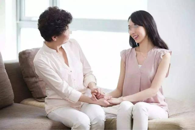 「我媽來你要好好孝順！」老公「把媽媽接來住」要妻子伺候　妻乖乖照做「幾天後看手機帳單」他臉歪了