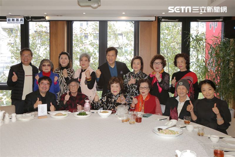 台灣名導跌到送醫！90歲高齡「驚傳病危」殯儀館已待命　哽咽「奇蹟式復活」現況曝光
