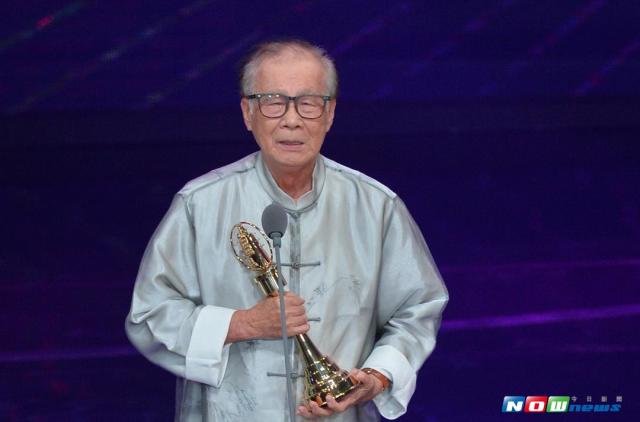 台灣名導跌到送醫！90歲高齡「驚傳病危」殯儀館已待命　哽咽「奇蹟式復活」現況曝光