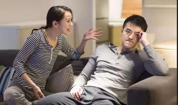 除夕和老公吵架！我氣得連夜「跑回娘家過年」，母親說「一番話」我掉頭就走：到底圖什麼呀