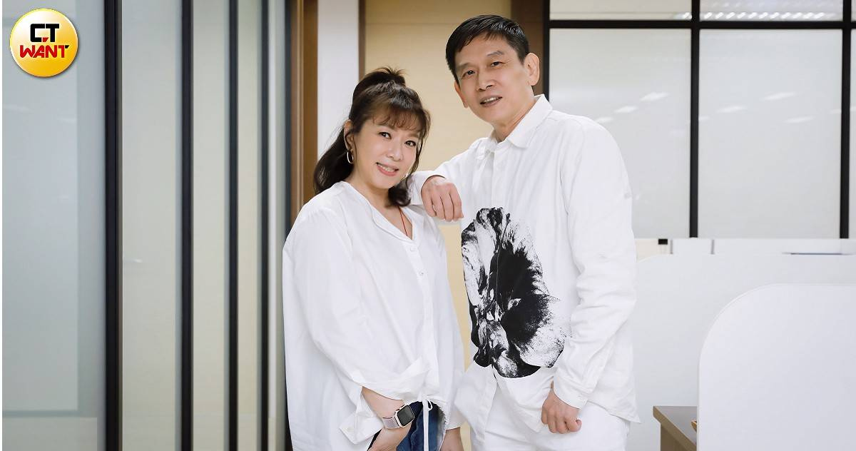 才爆病重失婚！62歲金曲歌王「驚傳血氧剩89」緊急送醫　發高燒「全身癱軟無力」病況曝光　