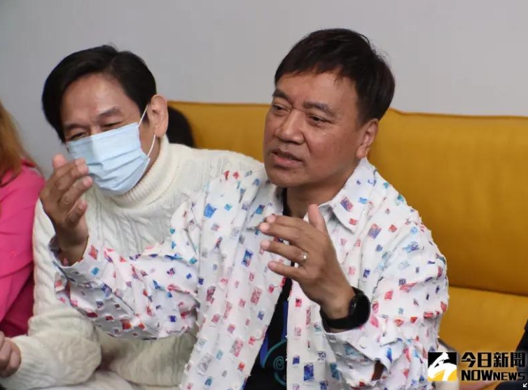 才爆病重失婚！62歲金曲歌王「驚傳血氧剩89」緊急送醫　發高燒「全身癱軟無力」病況曝光　