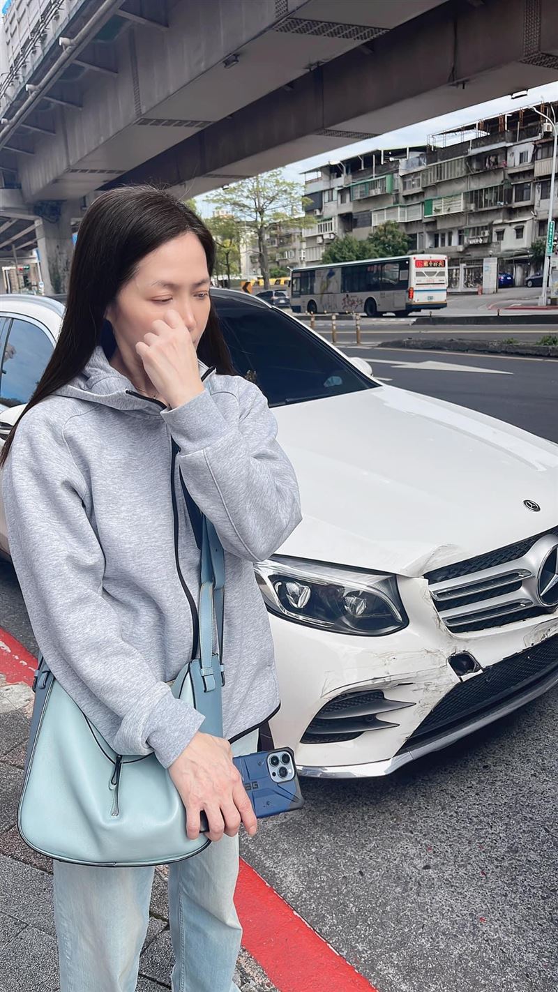 驚傳出車禍！57歲八點檔女星「車頭全撞爛」狀況曝光　肇事者當場嚇哭