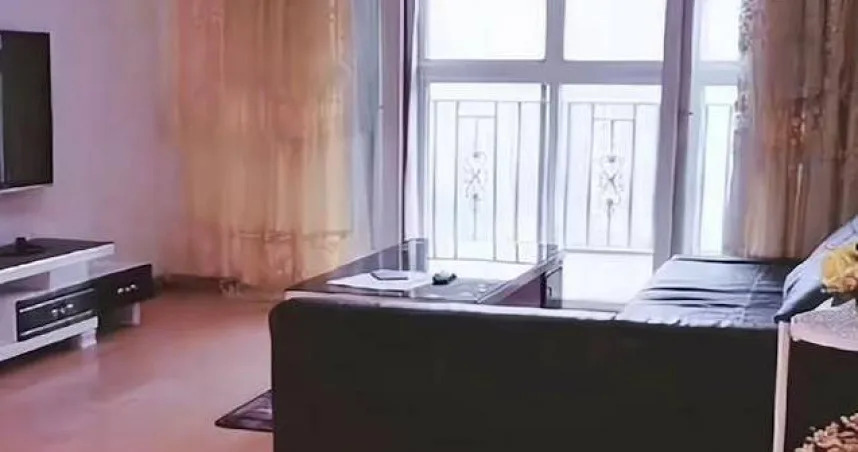 她接獲「房客租屋病逝3天」屋內飄臭味　家屬不出面「愣問那些傢俱要丟」過來人神解