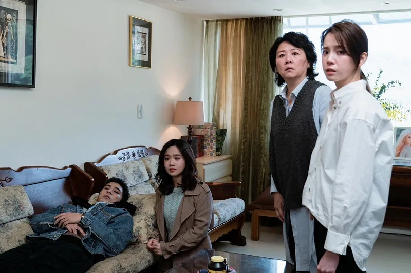 忘了匯孝親費！媽媽連環叩「要脅去公司堵她」　「今年紅包少5千」被下最後通牒