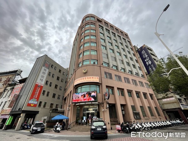 人間悲歌！高雄夫妻「帶3幼子輕生」斷氣躺床上　爺嬤痛哭奔殯儀館：「沒辦法諒解他們」