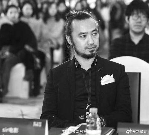搶救7天無效！資深電影大咖驚傳「心肌梗塞驟逝」享年44歲　愛妻悲痛證實：「送我最美好的17年...」