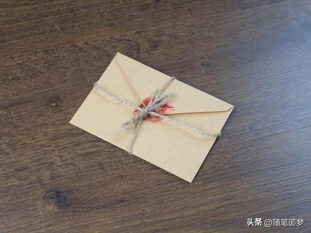 資助舅舅買房成家！母親卻為一事「與舅舅8年沒來往」　直到我結婚那天「突然收到一個信封」