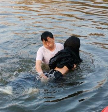 丈夫落水救人走了！她獨吞100萬賠償款「只給婆婆1萬」　婆婆臨終前「得知孫媳婦身份」直誇媳婦善良