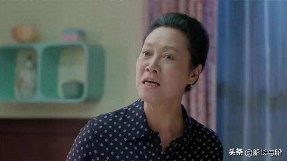搭夥過日子1年！老伴兒子一家要來過年「他命令我準備年夜飯」　我生氣拒絕回家「接到電話以為是求和」結果一接起來傻眼了