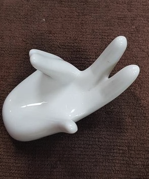 到底幹嘛用?賣場出現「神秘小手」手指微彎好奇怪 內行人「曝真實用途」:有夠實用