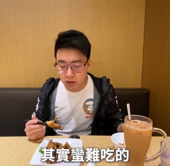 當著小孩面前出手！百萬網紅「打完人還比中指」　李易發聲「一句話力挺」網傻眼：要確定欸？