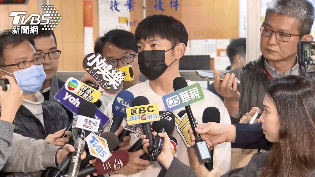 甩醜聞風波！宥勝「正式宣告復出」滿臉笑容　「曬一家四口」親自向大眾喊話