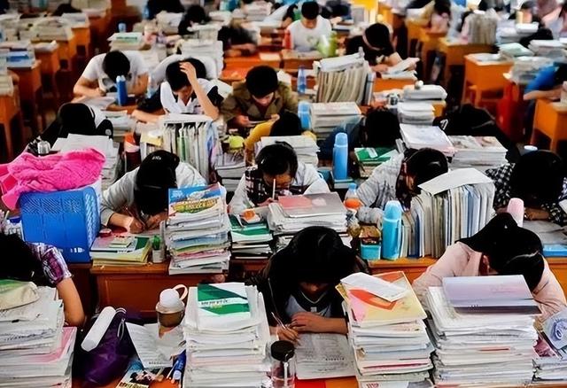 已經借3次錢！姑姑元旦「又跑來我們家借錢」　前幾次都沒還「下一秒媽媽的做法」讓我看傻了