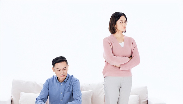 25年前小三進家門！媽媽離婚「堅持要帶我走」外婆也支持　長大爭氣「做出一番成就」那女人卻找上門
