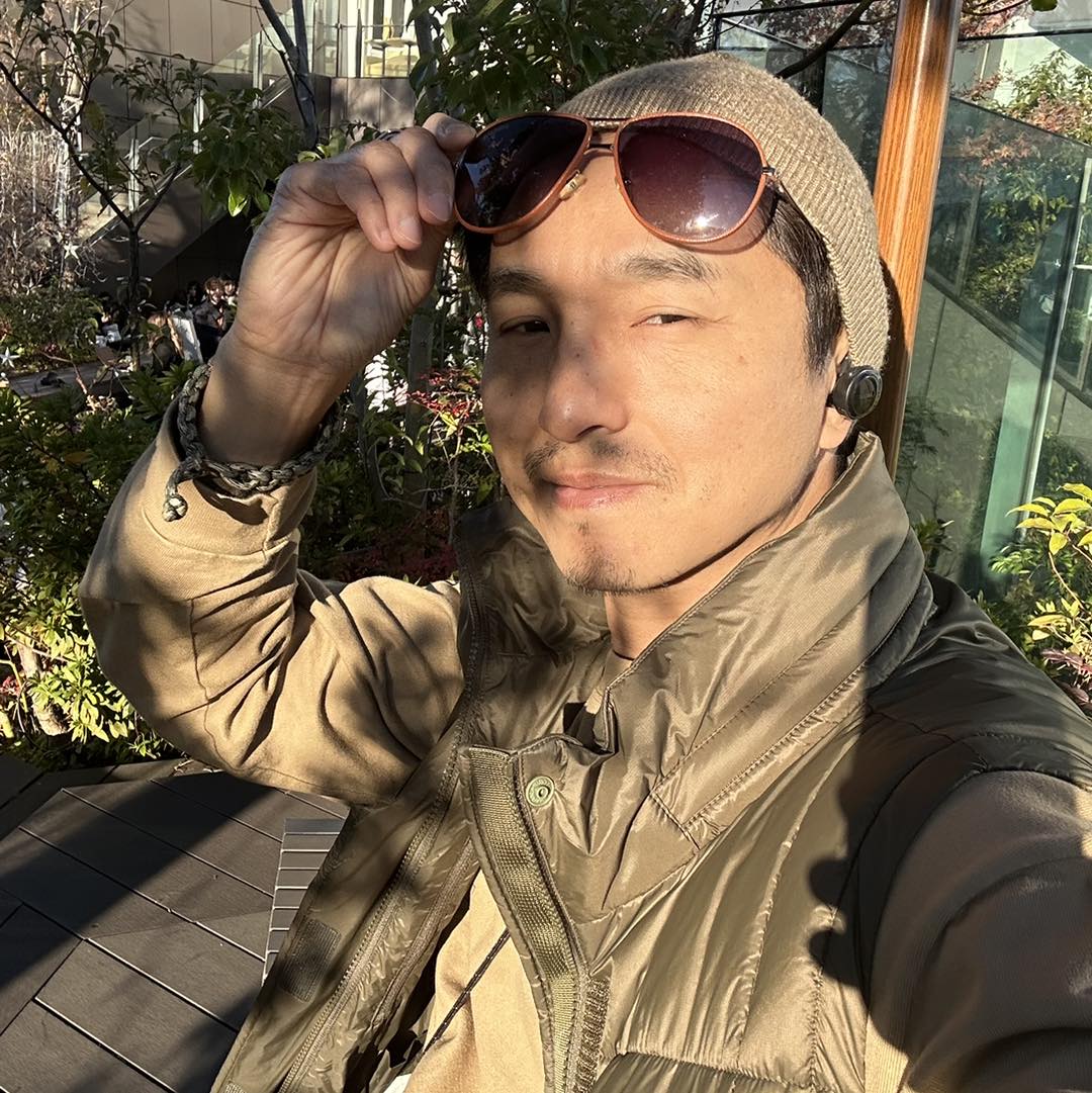 從沒去過銀行！47歲男星爆「家裡沒有洗衣機」：媽媽會來收　遭酸媽寶「親吐真相是孝順」