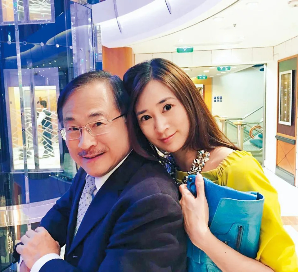 前夫是台塑長孫！42歲女星「同框104歲人瑞阿嬤」　全網震撼「起碼年輕20歲」：基因好強大