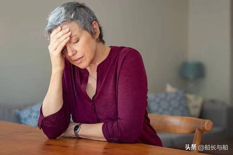 老伴離世後！遠嫁的獨女「接我去女婿家過年」　吃年夜飯「竟然不讓上桌」我氣急做了一件事：再也不來了